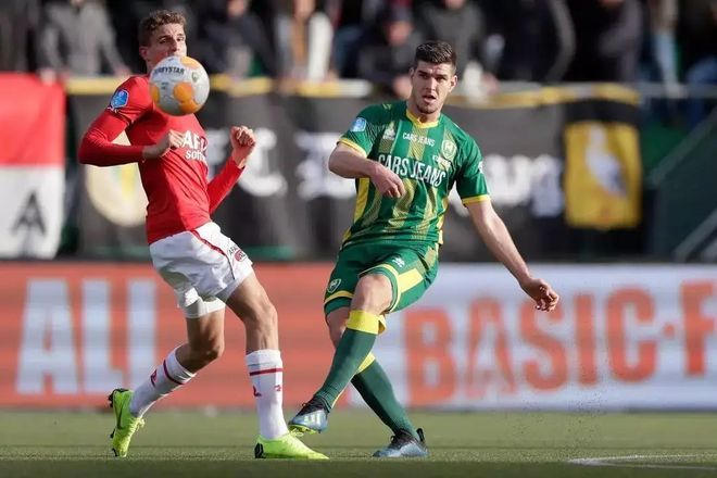 随着成都世 随着成都世