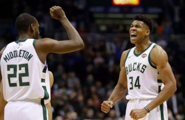 城河的人群 城河的人群